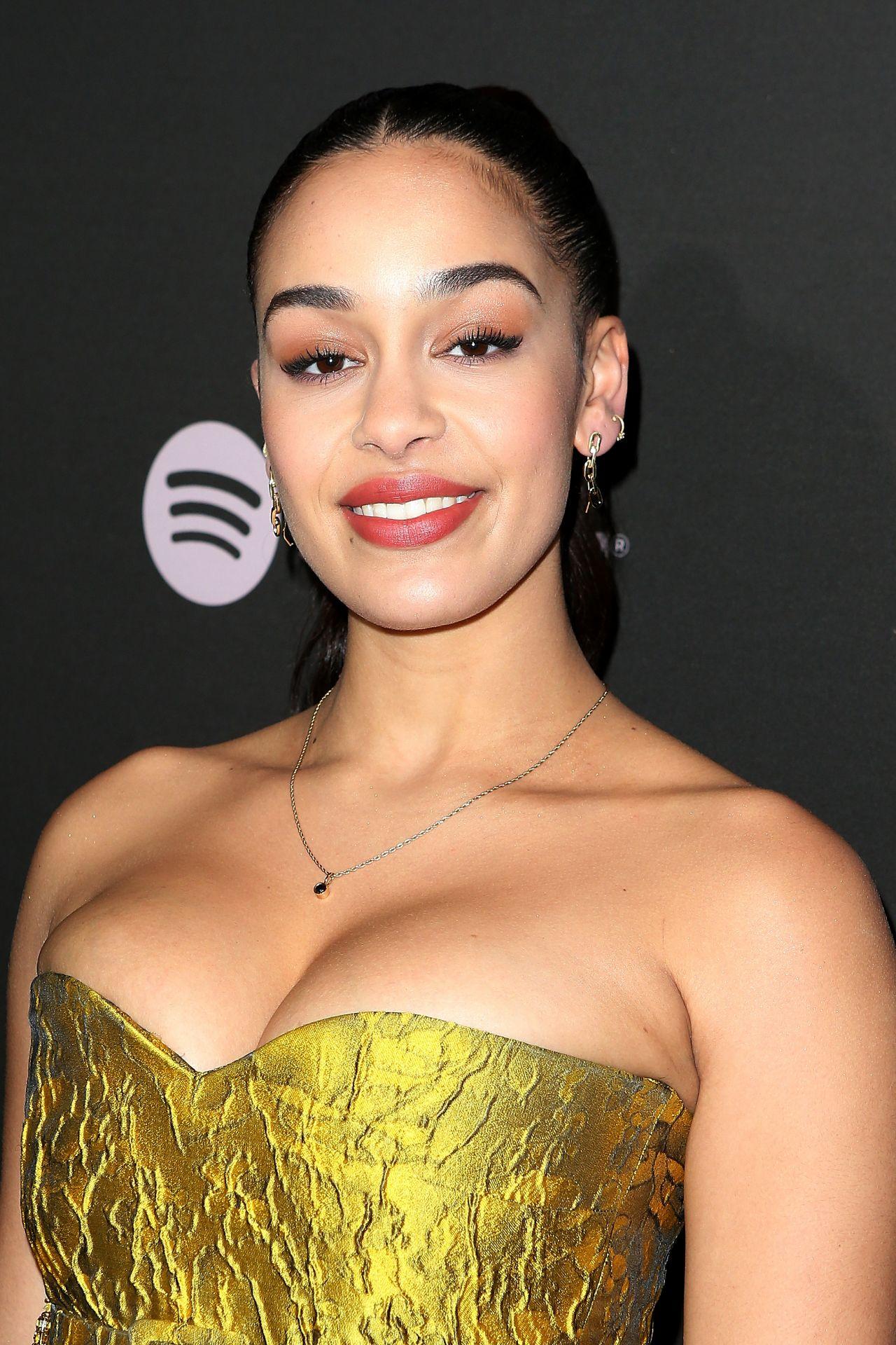 70+ Hot Pictures Of Jorja Smith Which Will Make Your Day 17
