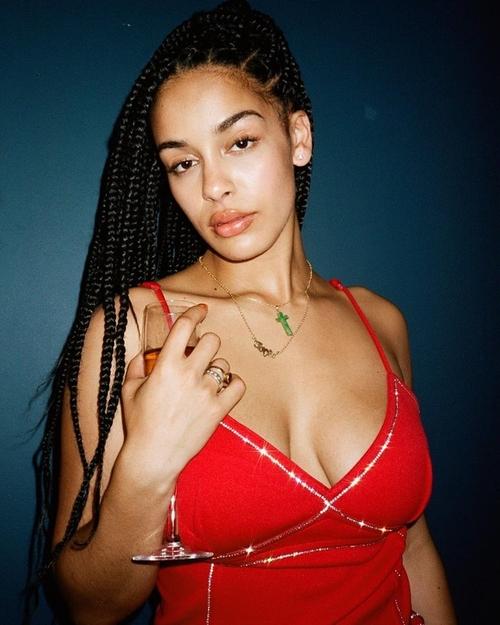 70+ Hot Pictures Of Jorja Smith Which Will Make Your Day 19