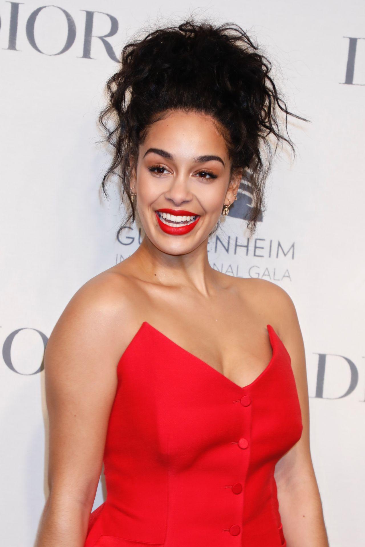 70+ Hot Pictures Of Jorja Smith Which Will Make Your Day 14