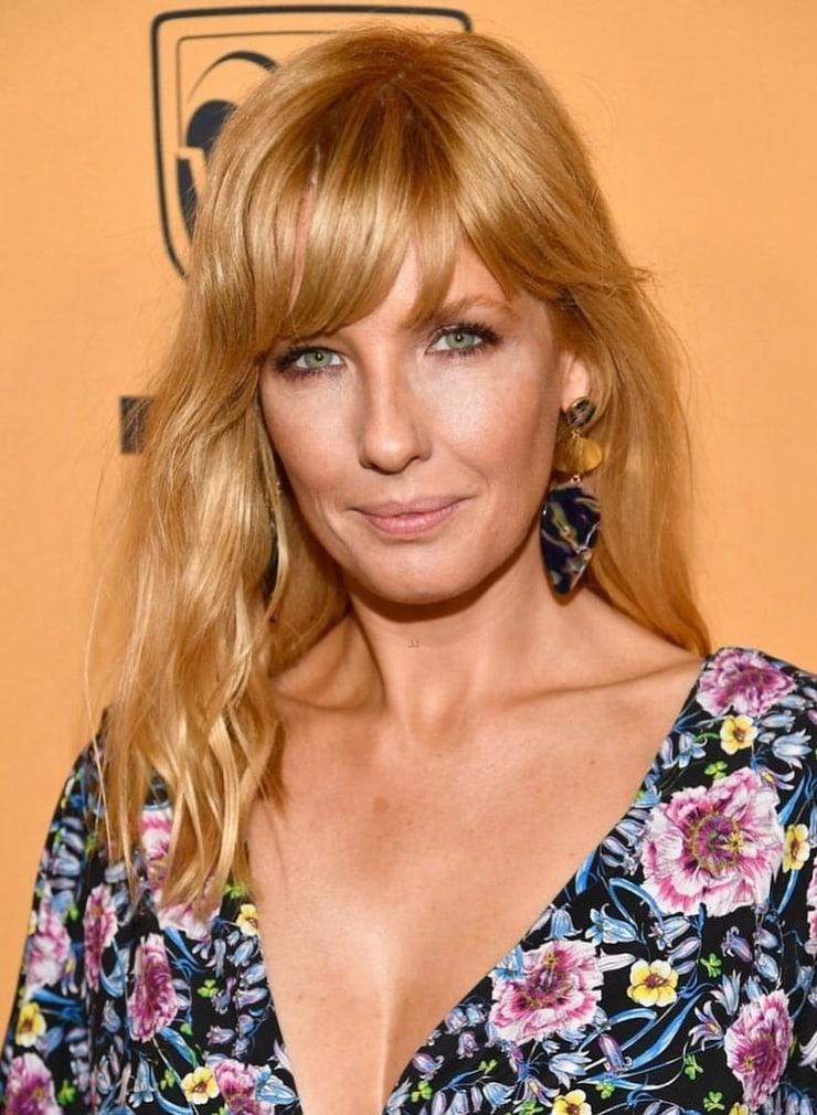 70+ Hot Pictures Of Kelly Reilly Which Are Really A Sexy Slice From Heaven 32