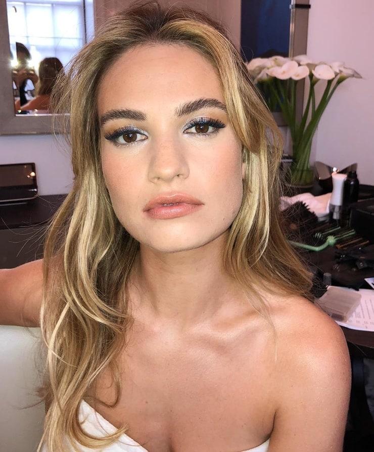 70+ Hot And Sexy Lily James Pictures Are Like Heaven On Earth 19