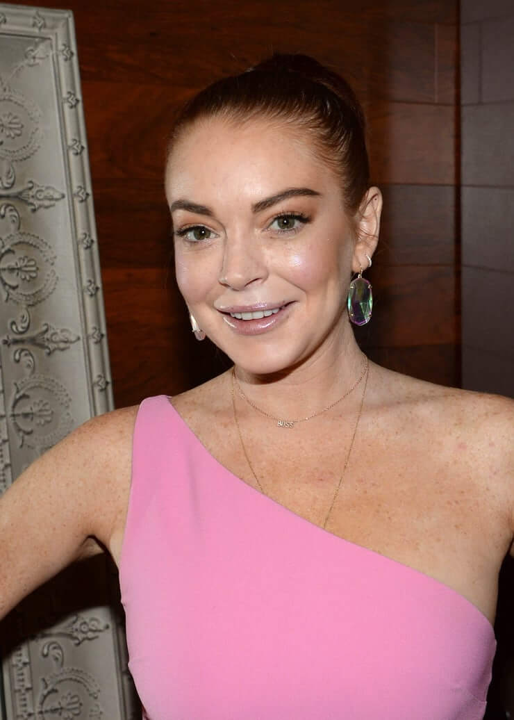 70+ Hot Pictures Of Lindsay Lohan Which Will Make You Drool For Her 8