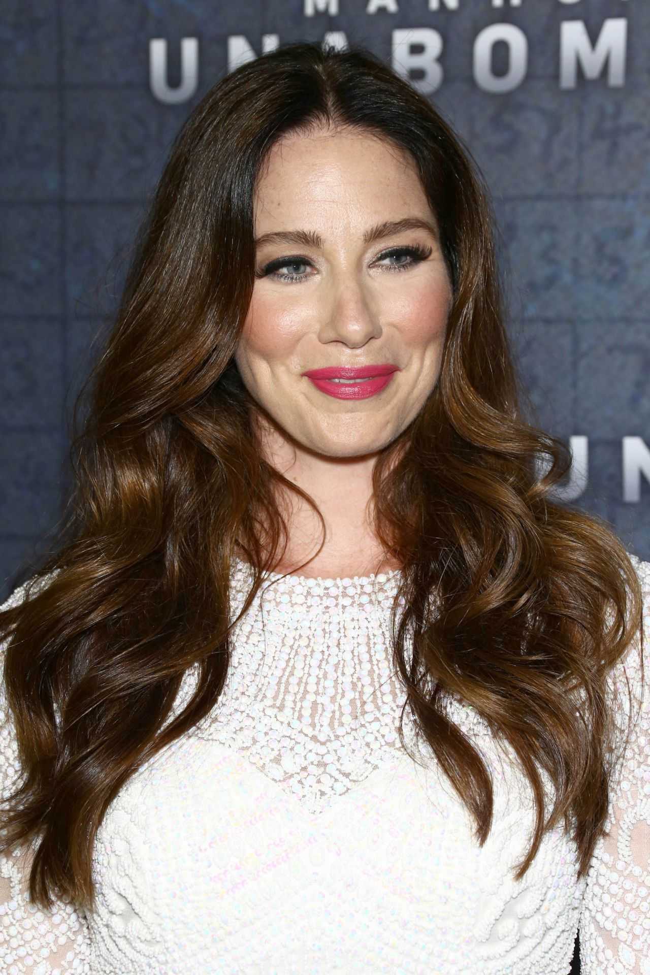 70+ Hot Pictures Of Lynn Collins Expose Her Smokin Hot Body 11