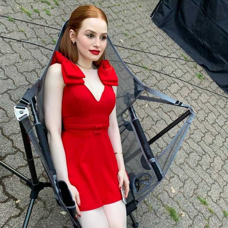 70+ Hot Pictures of Madelaine Petsch From Riverdale 20