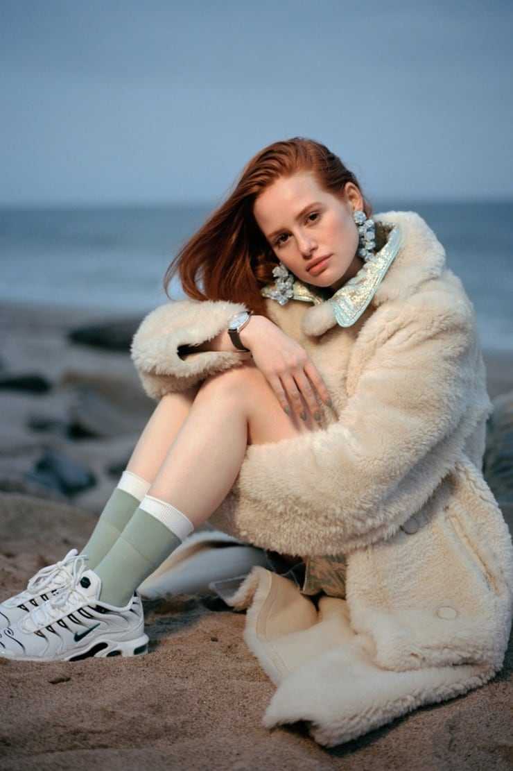 70+ Hot Pictures of Madelaine Petsch From Riverdale 27