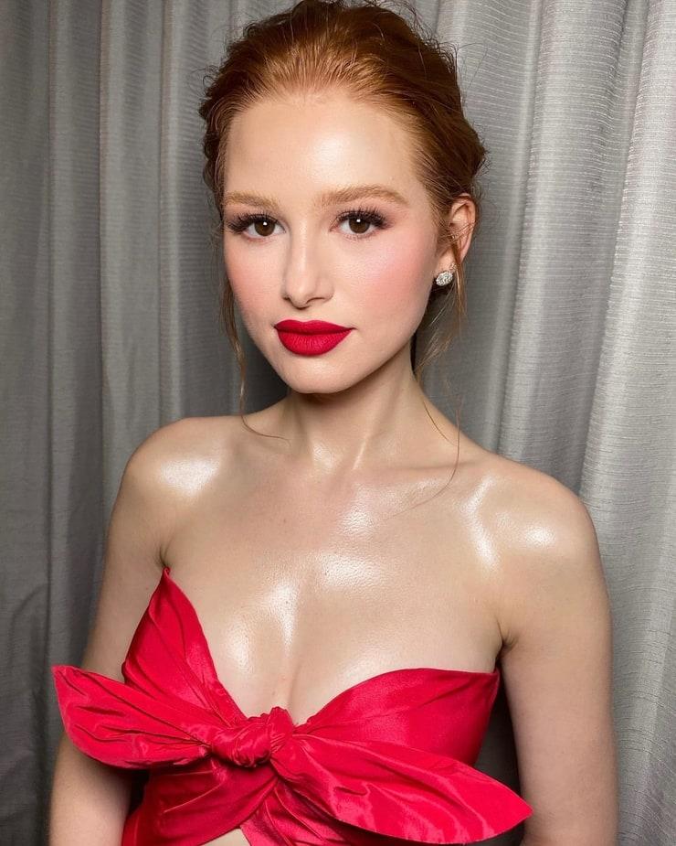 70+ Hot Pictures of Madelaine Petsch From Riverdale 31