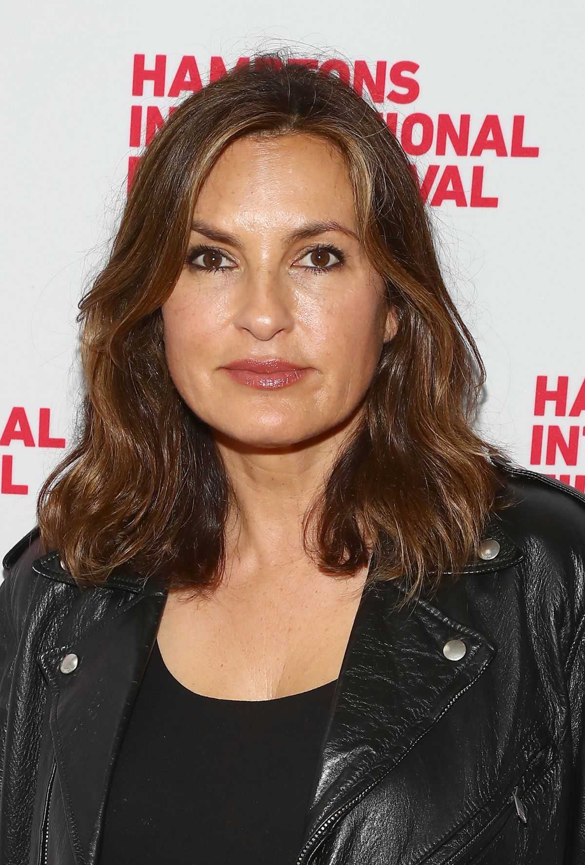 70+ Hot Pictures Of Mariska Hargitay Are Too Damn Hot For Even Her Fans 21