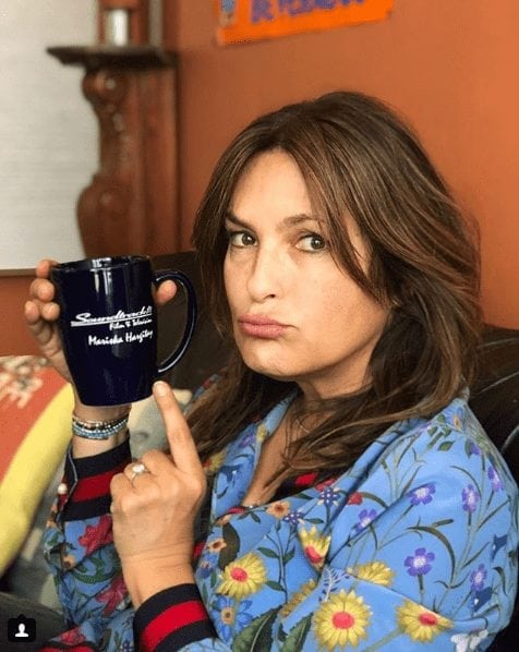 mariska hargitay drinking tea