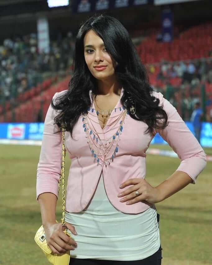 mayanti langer hot photos (4)