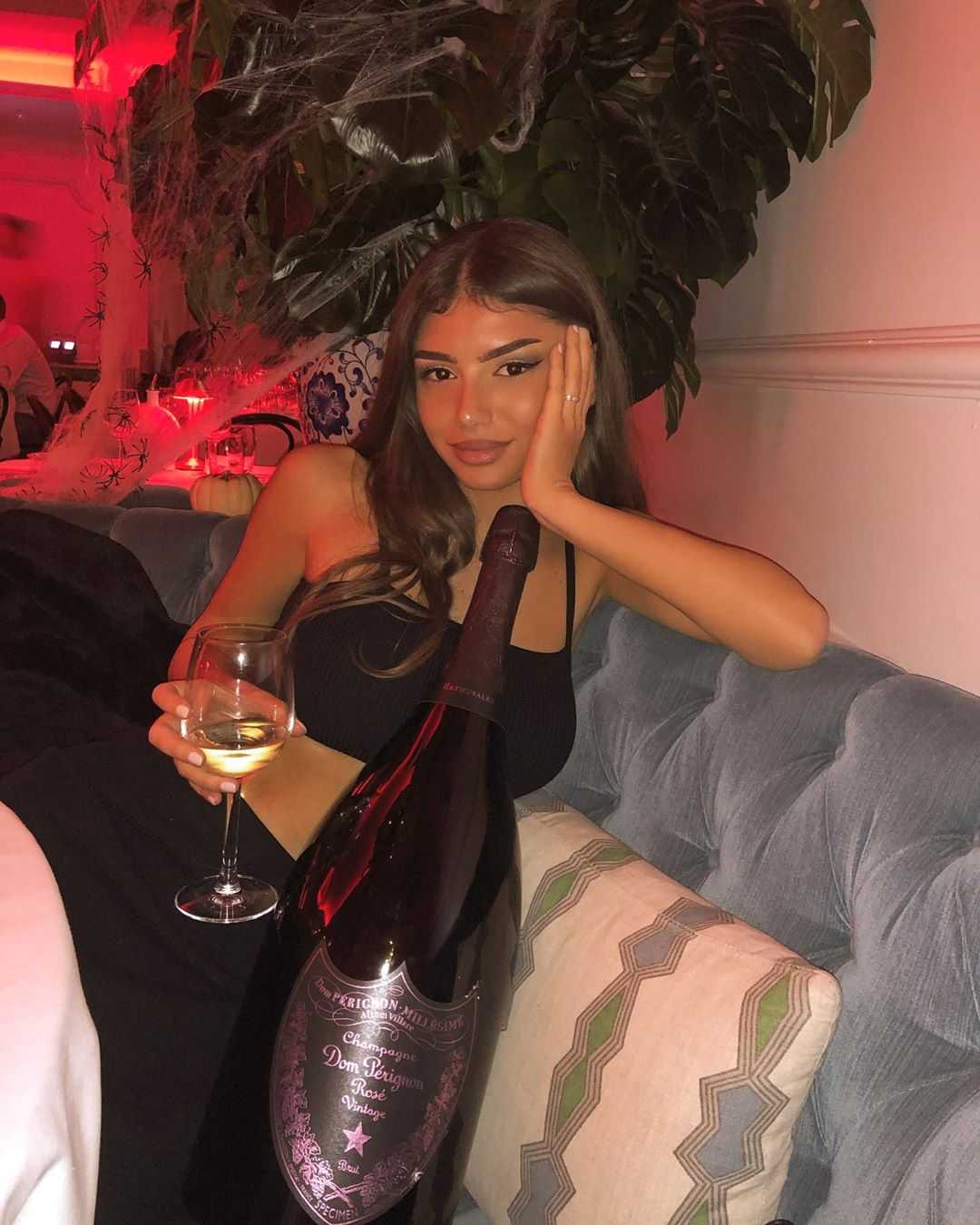 70+ Hot Pictures Of Mimi Keene That Are Sure To Keep You On The Edge Of Your Seat 57