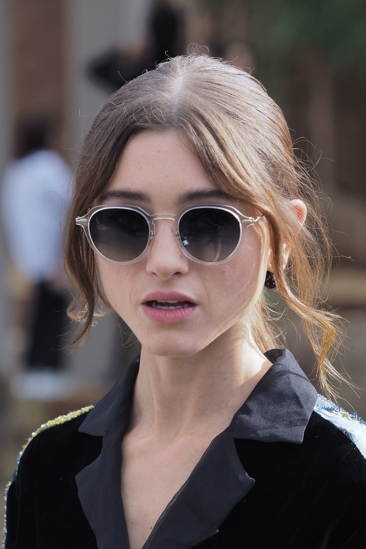 61 Sexy Natalia Dyer Boobs Pictures Which Demonstrate She Is The Hottest Lady On Earth 343
