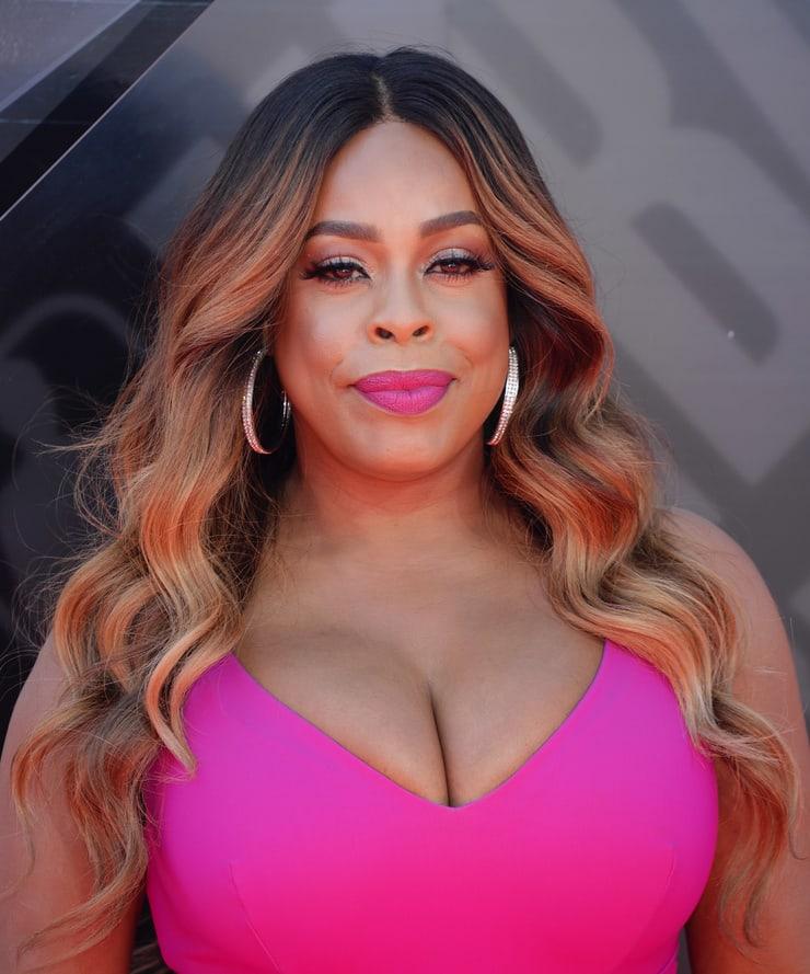 70+ Hot Pictures Of Niecy Nash Which Will Make You Drool For Her 12