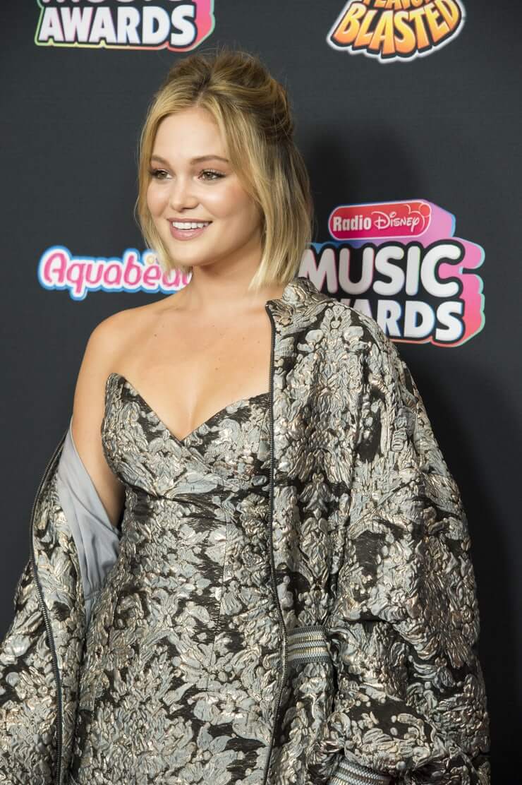 70+ Hot Pictures Of Olivia Holt – Dagger Actress In Cloak And Dagger TV Series 8