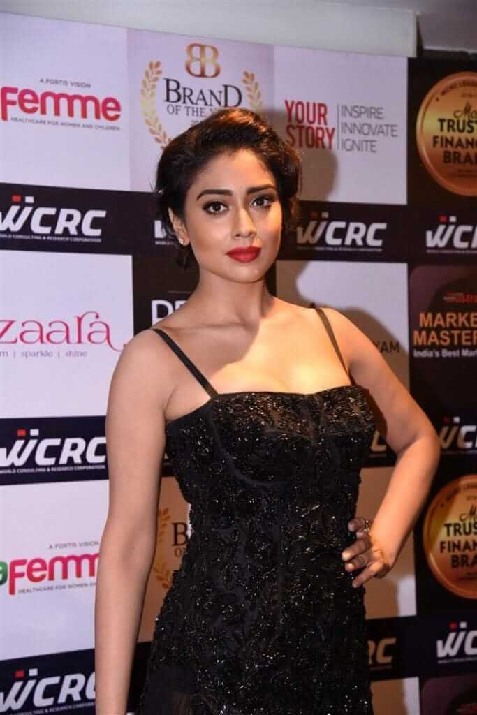 shriya saran gorgeous