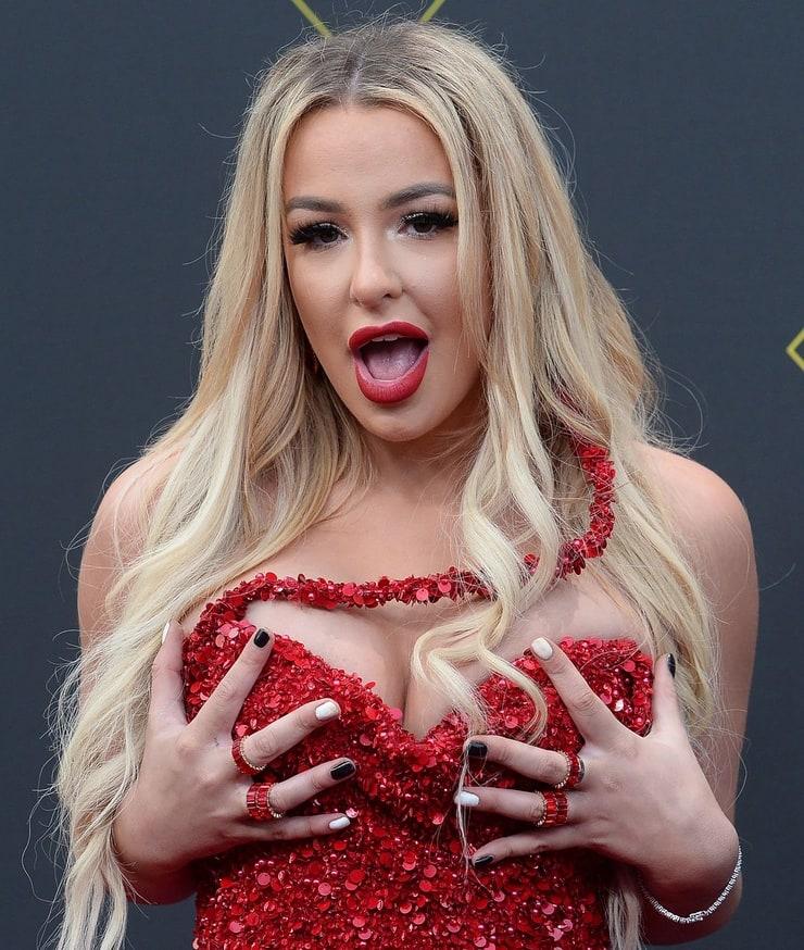 70+ Hot Pictures Of Tana Mongeau Which Are Simply Gorgeous 115