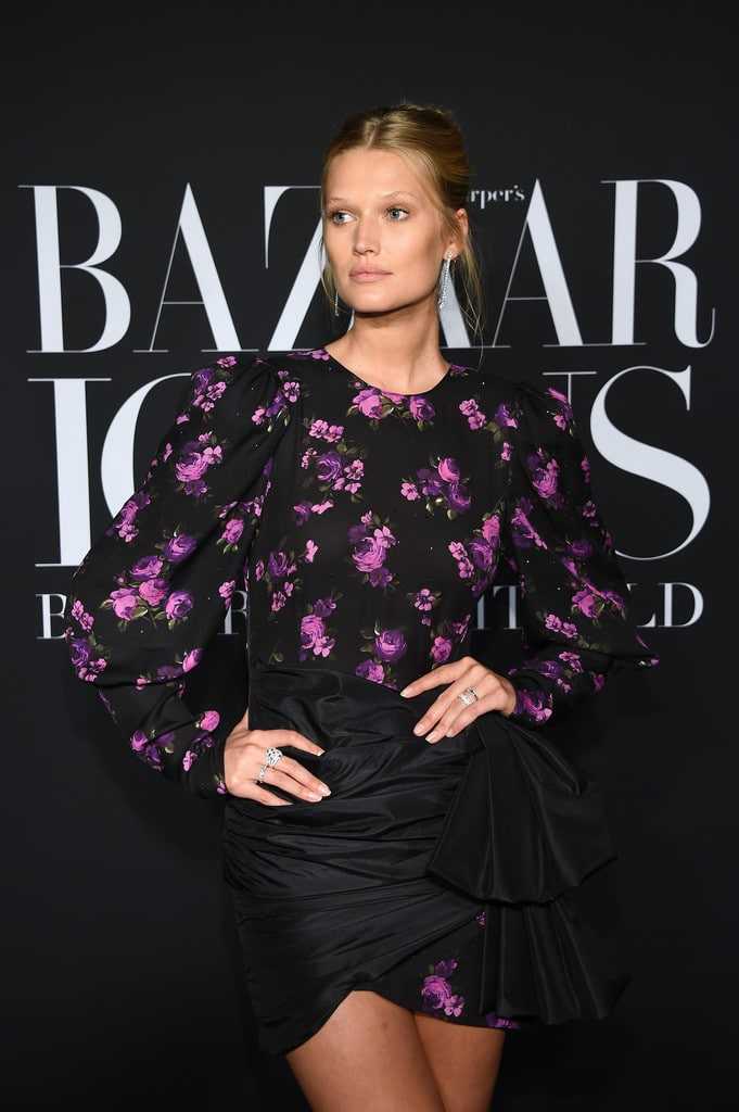 61 Sexy Toni Garrn Boobs Pictures Which Will Make You Feel Arousing 45