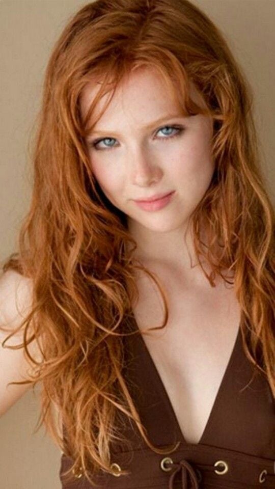 Molly C. Quinn Hot Pictures