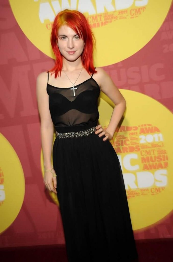 48 Sexy and Hot Hayley Williams Pictures – Bikini, Ass, Boobs 12