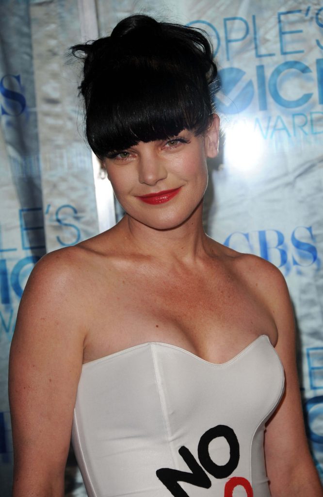 41 Sexy and Hot Pauley Perrette Pictures – Bikini, Ass, Boobs 13