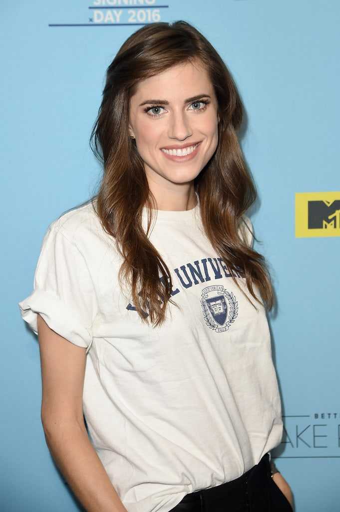 60 Sexy and Hot Allison Williams Pictures – Bikini, Ass, Boobs 323