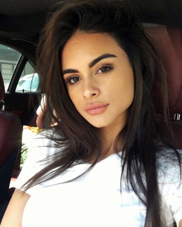 Hot Car Selfies (41 pics)