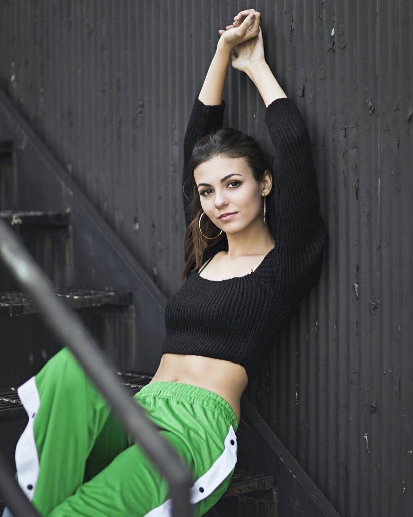 60 Sexy and Hot Victoria Justice Pictures – Bikini, Ass, Boobs 59