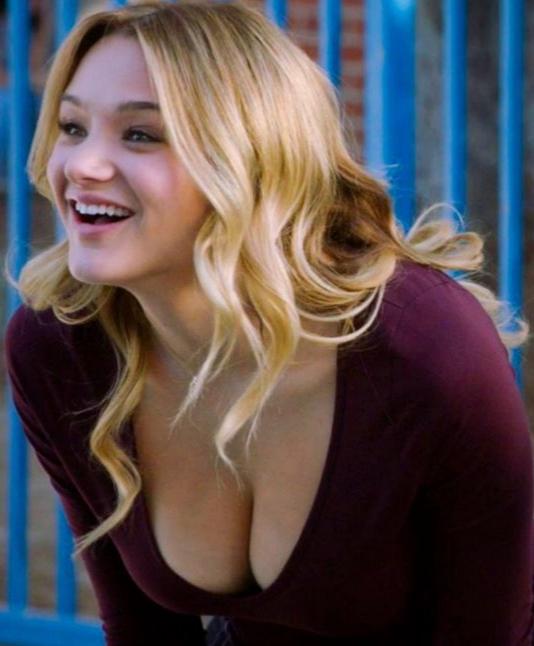 Busty Hunter king's Hottest Pics And GIFs (30 Pics & 22 GIFs) 31