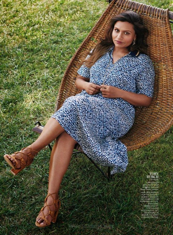 49 Sexy and Hot Mindy Kaling Pictures – Bikini, Ass, Boobs 3