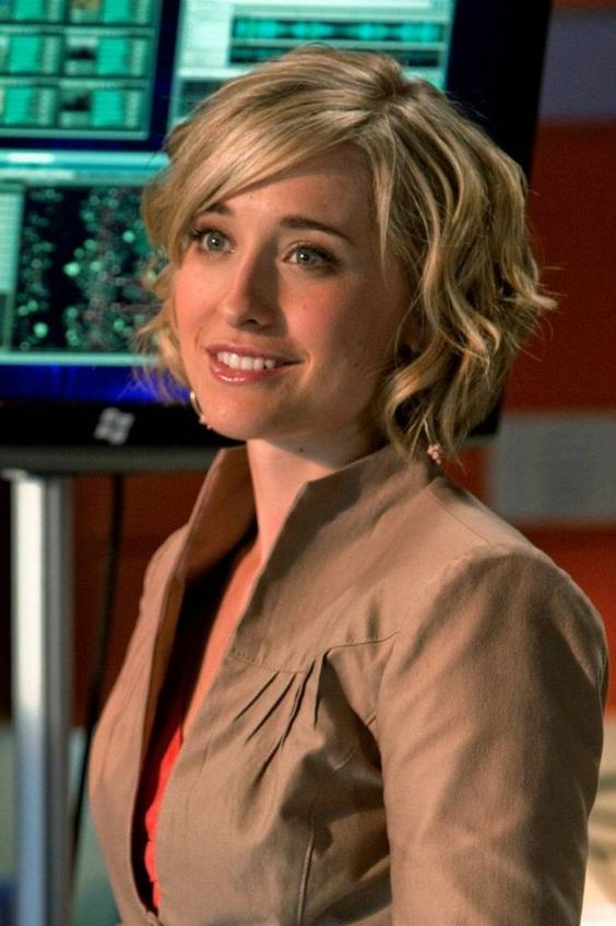 52 Sexy and Hot Allison Mack Pictures – Bikini, Ass, Boobs 83