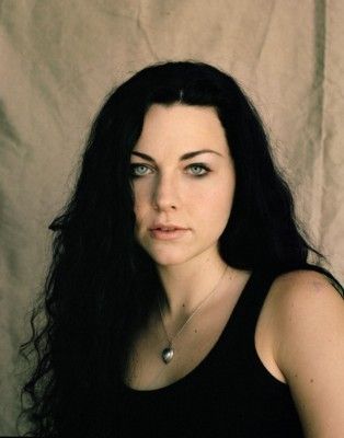 48 Sexy and Hot Amy Lee Pictures – Bikini, Ass, Boobs 34