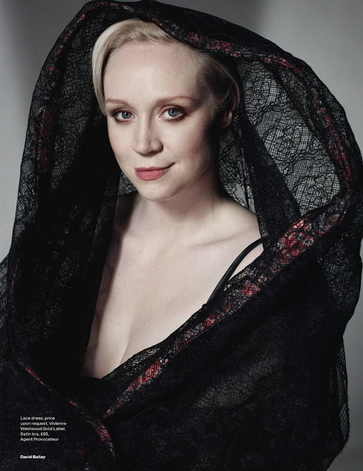 57 Sexy and Hot Gwendoline Christie Pictures – Bikini, Ass, Boobs 6