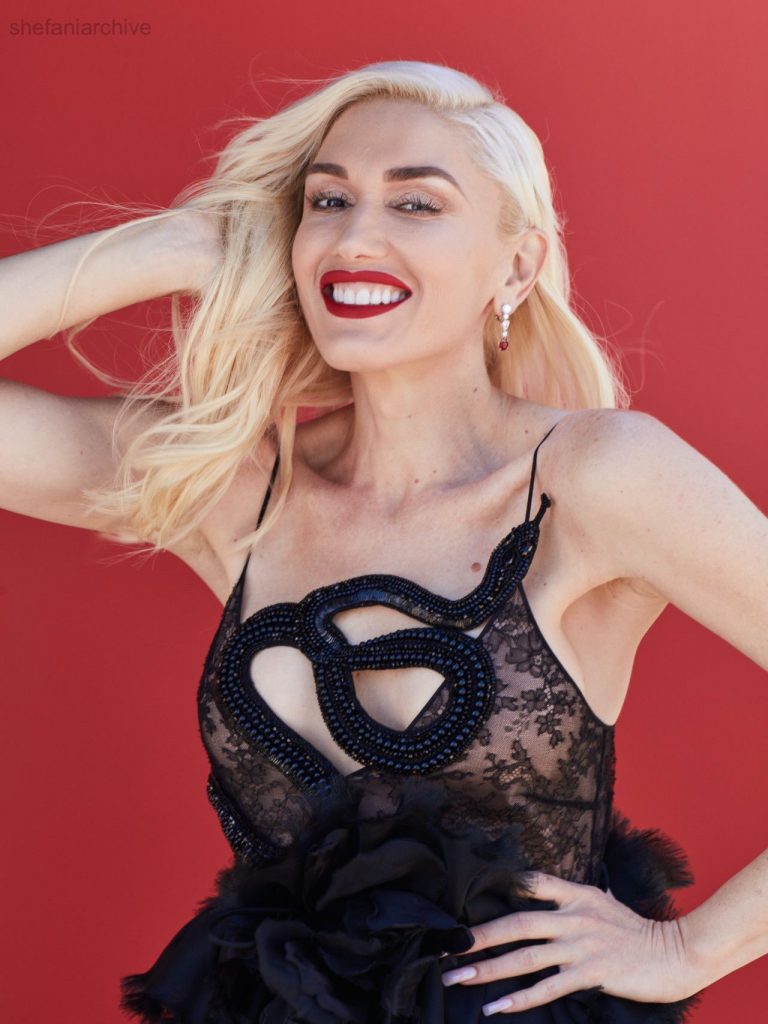 54 Sexy and Hot Gwen Stefani Pictures – Bikini, Ass, Boobs 41