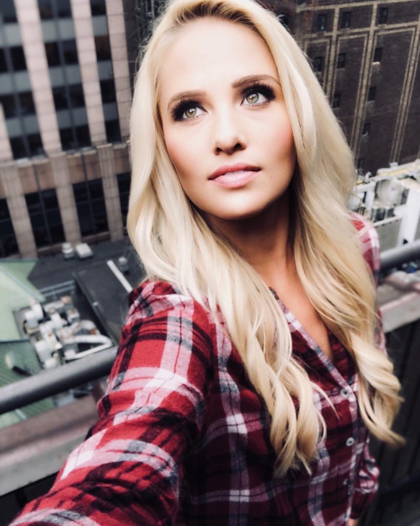 50 Sexy and Hot Tomi Lahren Pictures – Bikini, Ass, Boobs 28