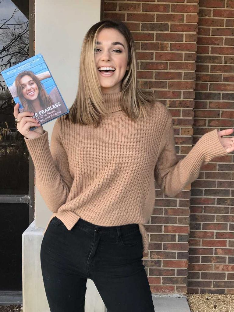 54 Sexy and Hot Sadie Robertson Pictures – Bikini, Ass, Boobs 292