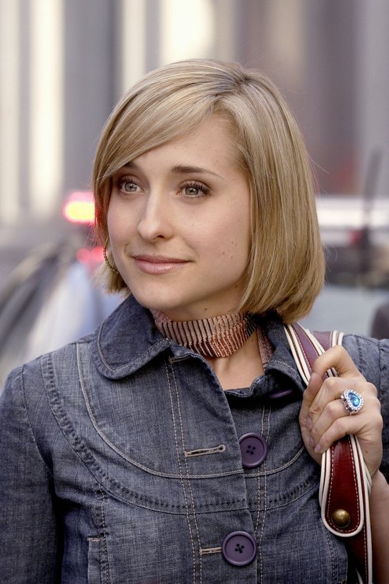 52 Sexy and Hot Allison Mack Pictures – Bikini, Ass, Boobs 243