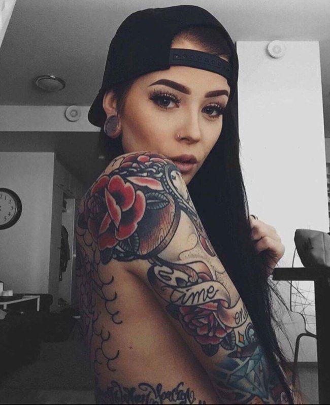 Tattoo’s Are So Sexy On A Girl (31 Photos) 60