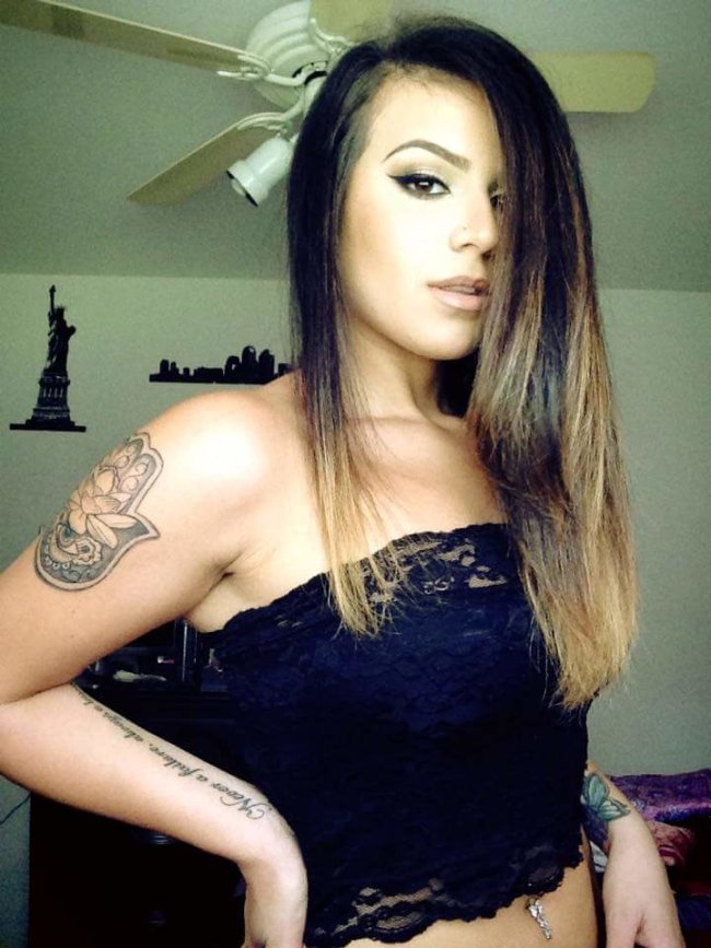 Tattoo’s Are So Sexy On A Girl (31 Photos) 40
