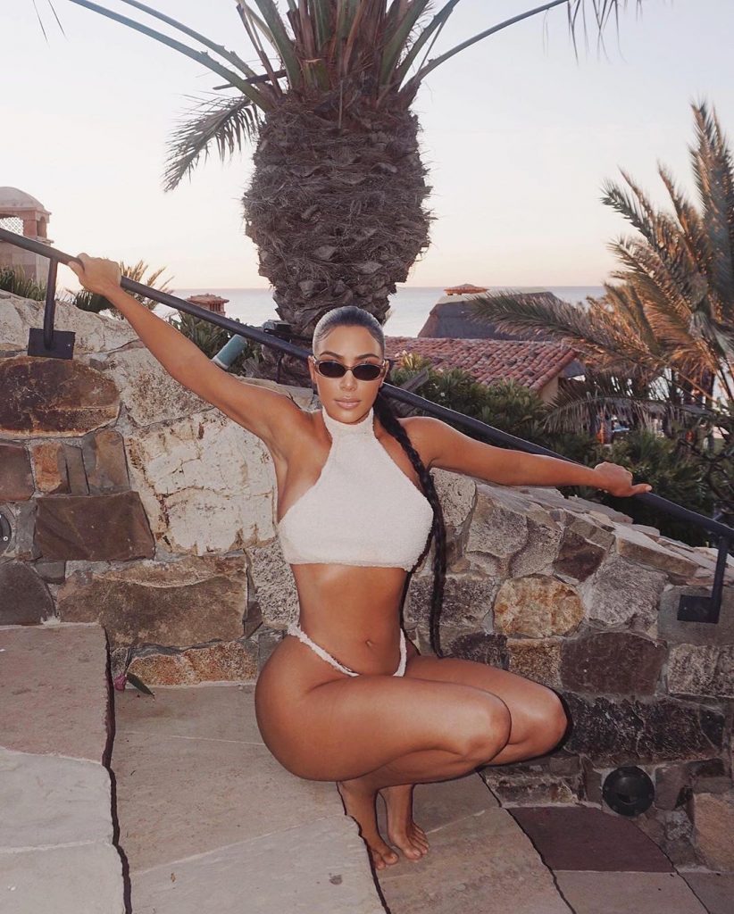 60 Sexy and Hot Kim Kardashian Nude Pictures – Bikini, Ass, Boobs 23