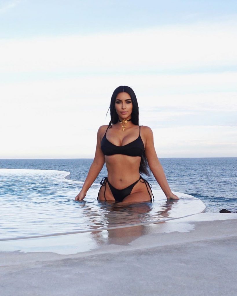 60 Sexy and Hot Kim Kardashian Nude Pictures – Bikini, Ass, Boobs 20