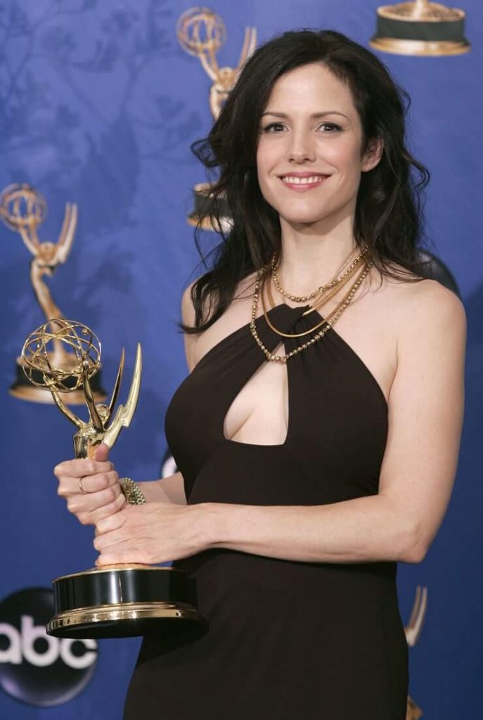 47 Sexy and Hot Mary Louise Parker Pictures - Bikini, Ass, Boobs 10.