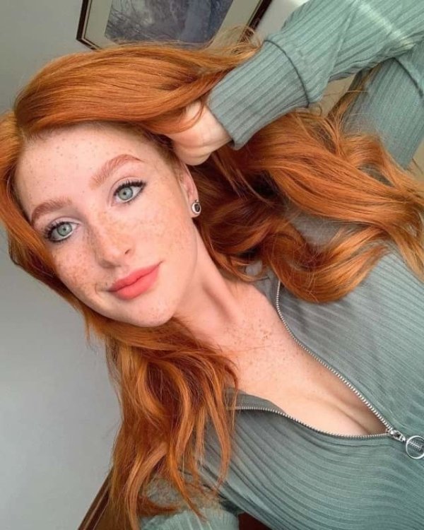 Take a closer look… Redheaded women smokeshows have mouths dropping worldwide Did you see it?! (25 Photos) 163