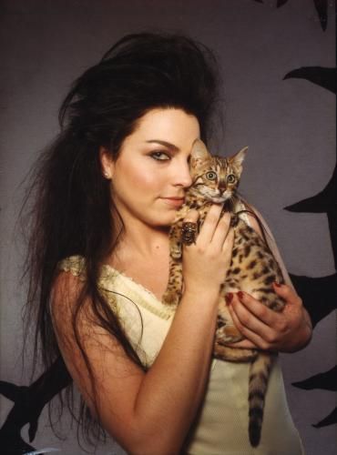 Amy Lee with Cat