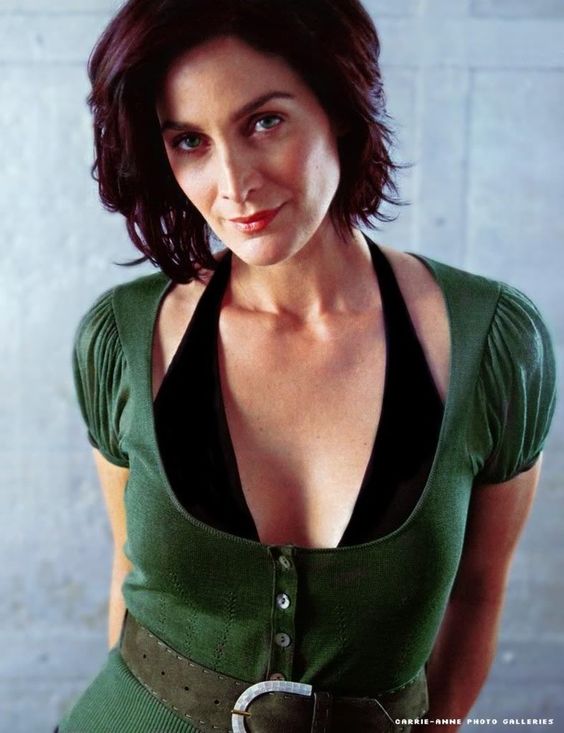 Carrie Anne Moss Sexy Boob
