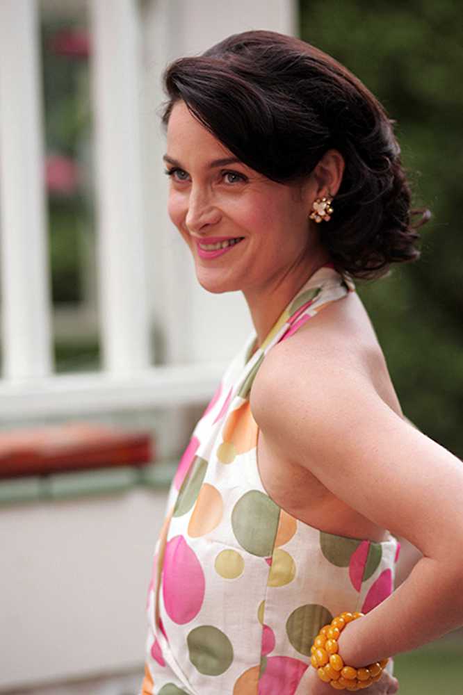 Carrie Anne Moss Smile