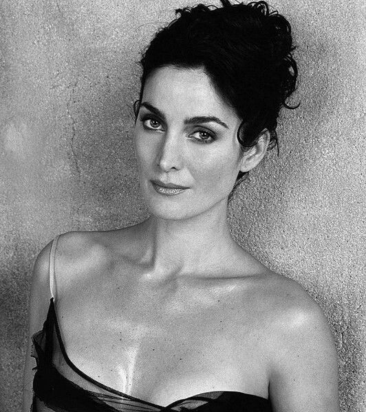 Carrie Anne Moss on Photoshoot Photo