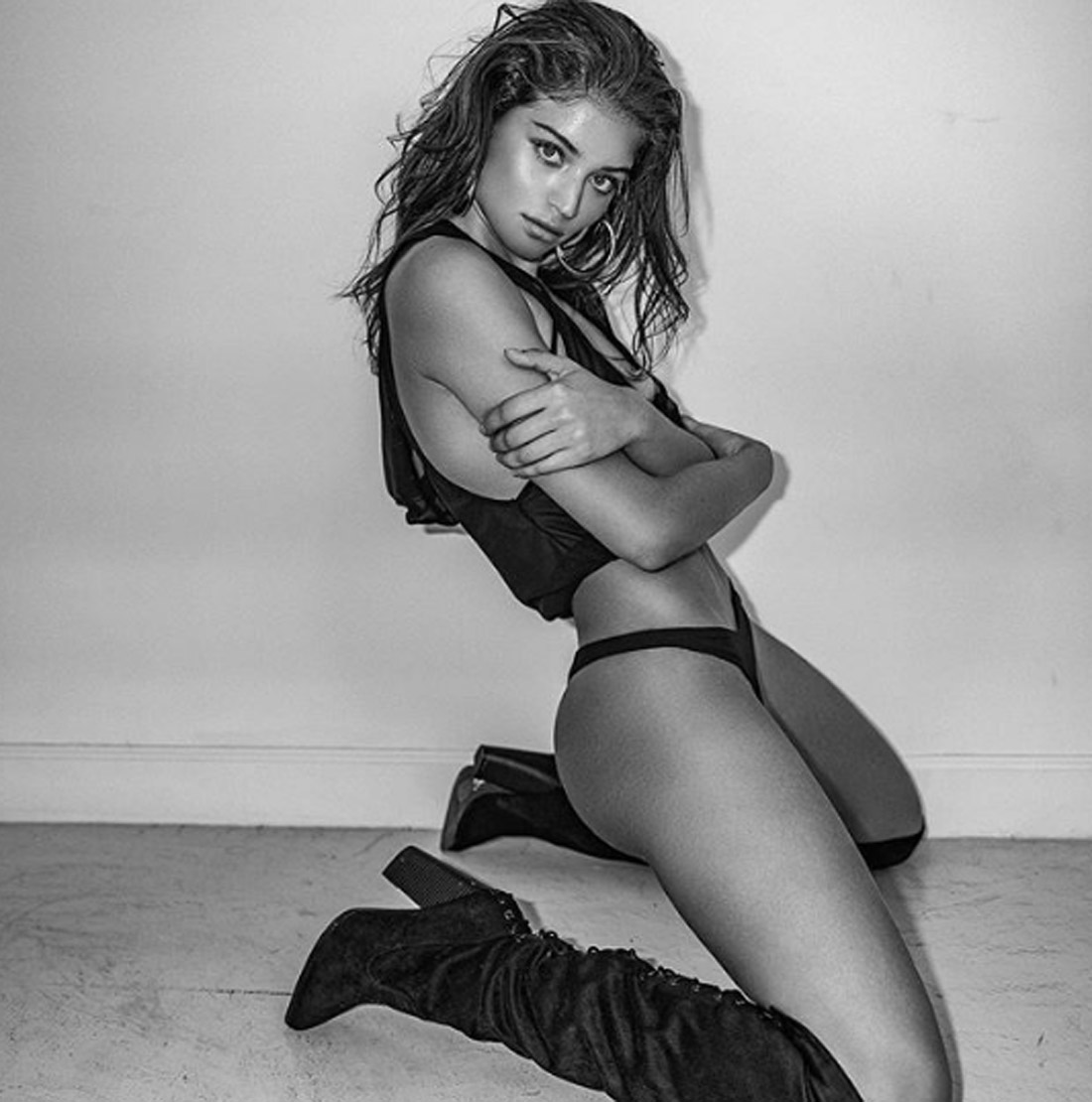 Daniela Lopez Osorio is hot but it brings coolness! 4