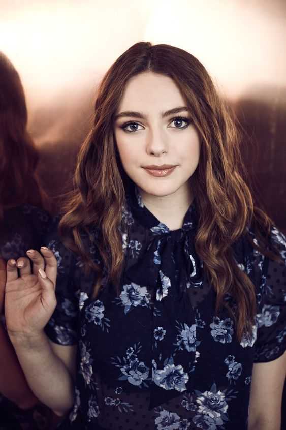 70+ Danielle Rose Russell Hot Pictures Will Drive You Nuts For Her 22