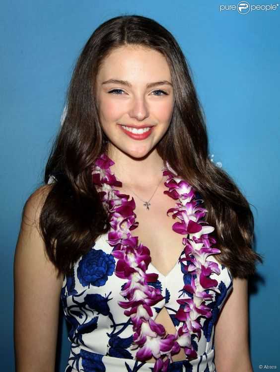 Danielle Rose Russell hot cleavage pics