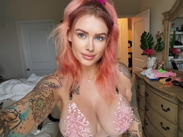 38 Hot Girls With Dyed Hair 10