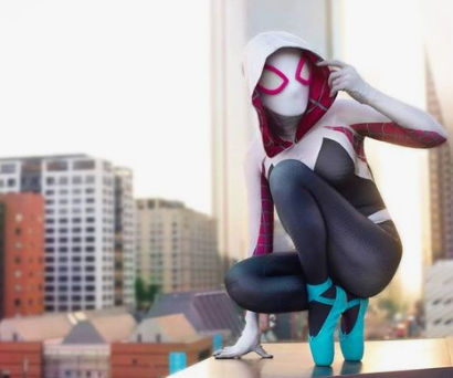 49 Sexy and Hot Spider Gwen Pictures – Bikini, Ass, Boobs 40